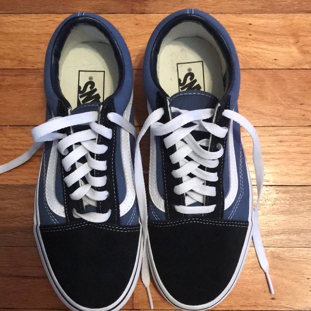 Women’s Vans.
